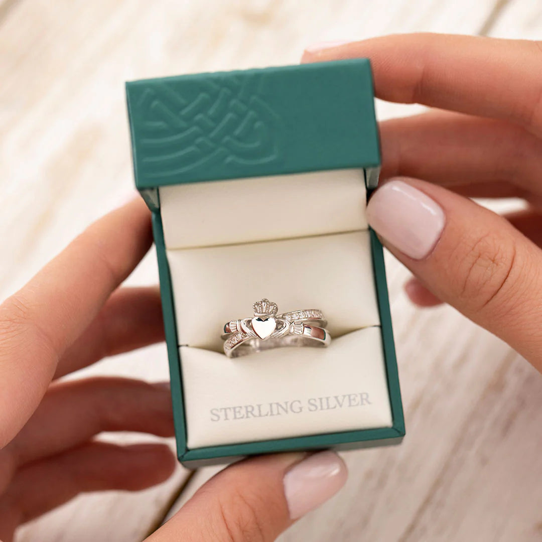 Silver Women's Claddagh Kiss Ring