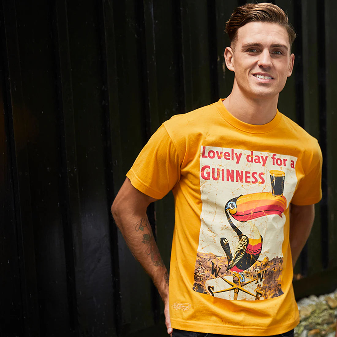 Guinness Gold coloured Vintage Lovely Day Toucan Unisex T-Shirt